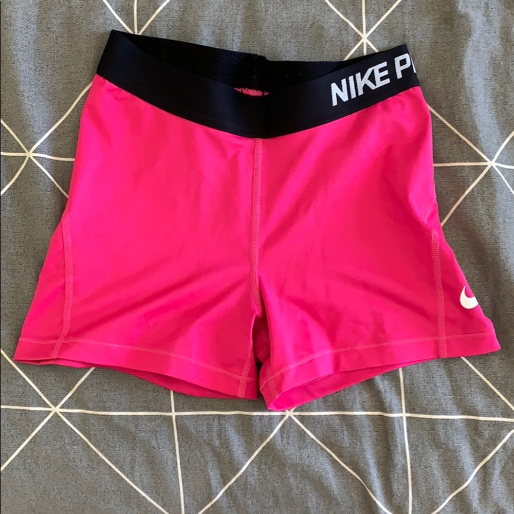 Hot pink Nike Dri-fit size small